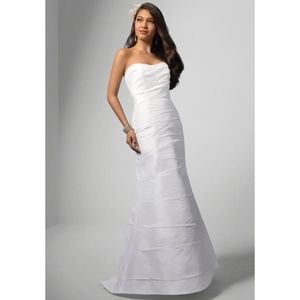 Alfred Angelo Style 2034 Wedding Dress